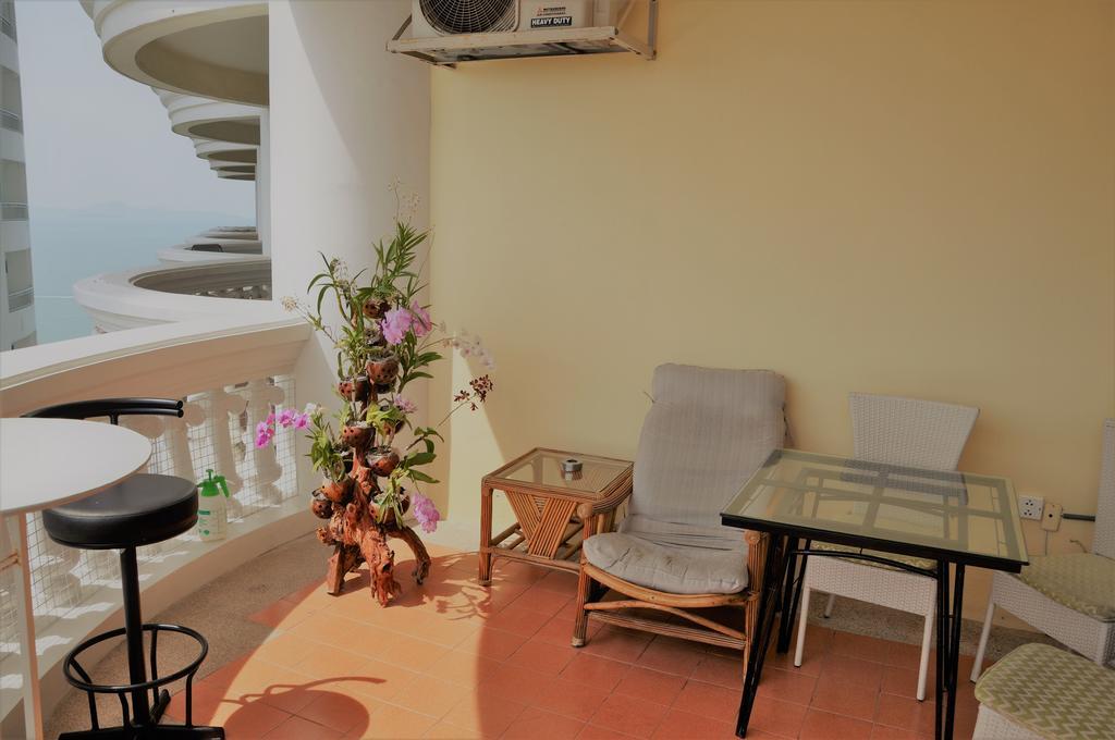 Sky Beach Apartment Pattaya Exterior foto
